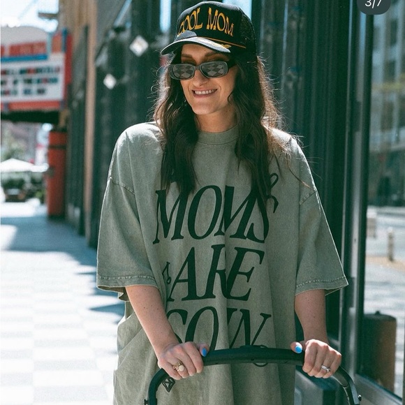 NWT SlyFox x Karrie Locher Moms Are So In Motherhood Graphic Tee Small - Picture 3 of 8